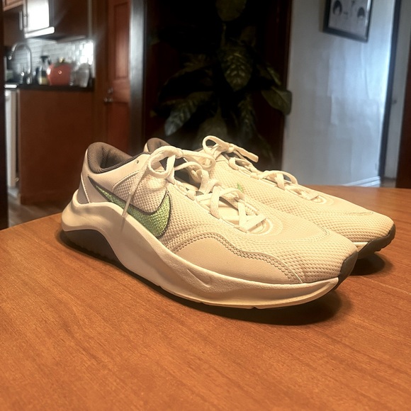 Nike Other - BN NIKE LEGEND ESSENTIAL 2